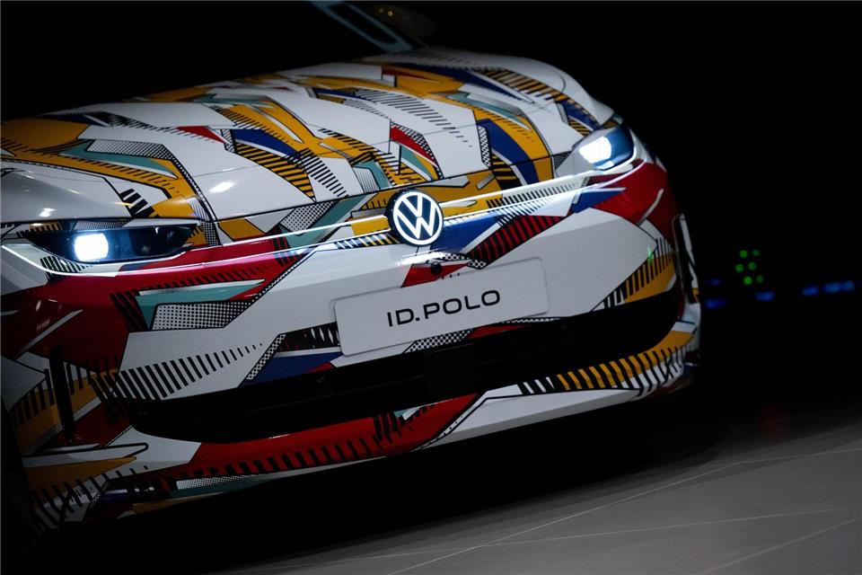 VW-Chef Blume: Kommen beim Sparen gut voran Die neuen, günstigeren E-Autos von Volkswagen - wie der ID.Polo - werden nicht in Wolfsburg gefertigt, sondern in Spanien und Portugal.Sven Hoppe/dpa