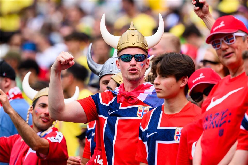 Die norwegischen Fans und der Ruder-Jubel zählen zu den Highlights der Fußball-WM. (Archivfoto)Tom Weller/dpa