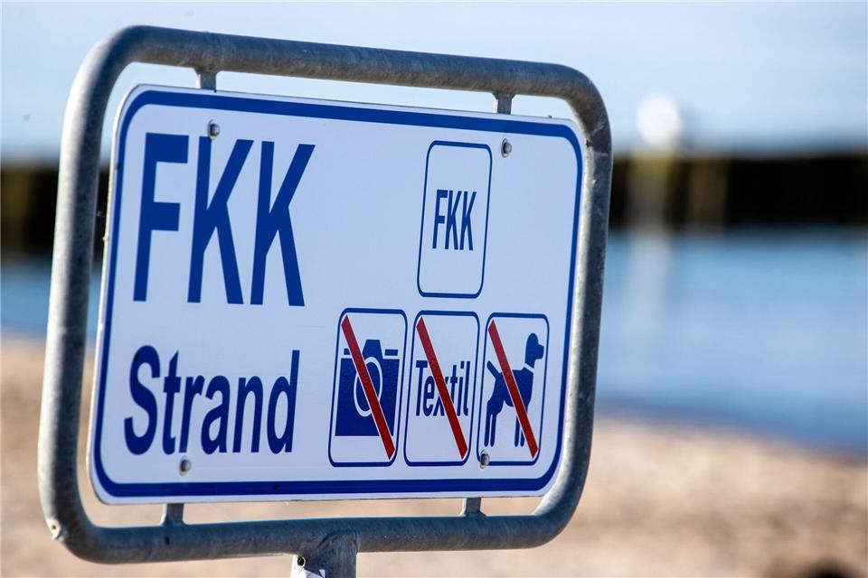 Die österreichische Stadt Bregenz will am Bodenseeufer einen FKK-Strand einrichten. (Symbolbild) Jens B�ttner/dpa-Zentralbild/ZB