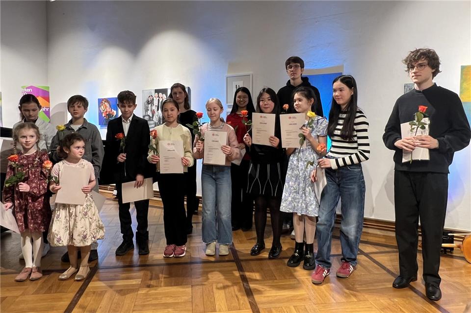 Die regionalen Preisträger im Wettbewerb "Jugend musiziert" haben sich im Borkener Farb präsentiert.