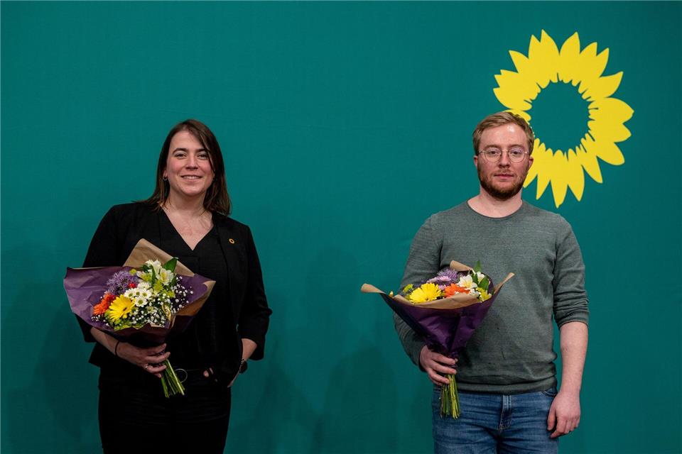 Die rheinland-pfälzischen Landesvorsitzenden der Grünen, Natalie Cramme-Hill (l) und Paul Bunjes, begrüßen die geplante Kanzlerkandidatur von Robert Habeck. (Archivfoto)Harald Tittel/dpa
