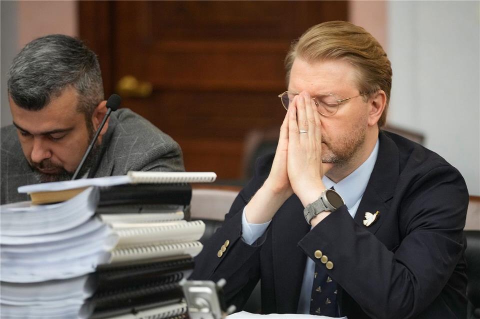 Die russische Anti-Kriegs-Partei mit ihrem Vorsitzenden Nikolai Rybakow will ihren Kampf um eine Teilnahme an der Parlamentswahl im September nicht aufgeben.Pavel Bednyakov/AP/dpa