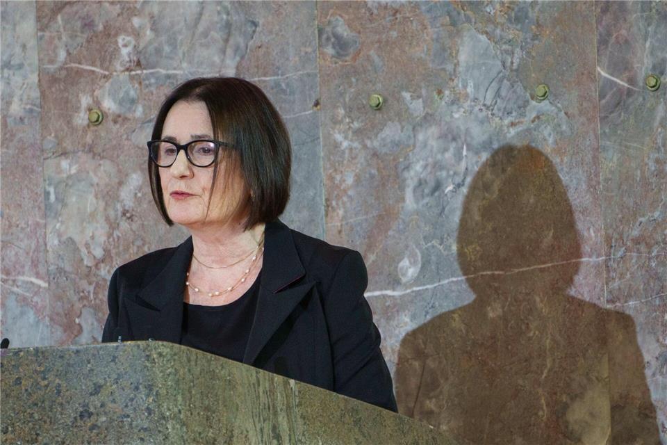Die russische Historikerin Irina Scherbakowa wird bei der Eröffnung einer Ausstellung im Landtag Brandenburg über die Menschenrechtsorganisation Memorial erwartet, deren Gründungsmitglied sie war (Archivbild).Andreas Arnold/dpa Pool/dpa