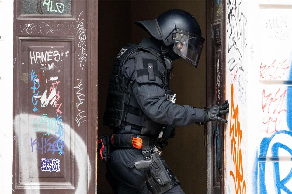 Die sächsische Polizei hat zwei neue Sonderkommissionen eingerichtet - zum islamistischen Extremismus sowie zum Thema Spionage/Sabotage. (Archivbild) Hendrik Schmidt/dpa
