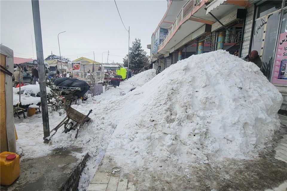 Die schwierige Wetterlage soll in den kommenden zwei Tagen weiter andauern.Mohammad Amin/AP/dpa