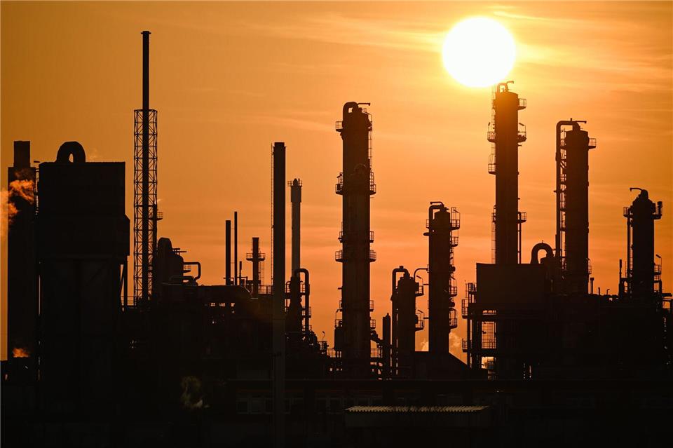 Die schwierigen Gespräche über die Standortsicherung für das Stammwerk Ludwigshafen laufen. (Archivbild)Uwe Anspach/dpa