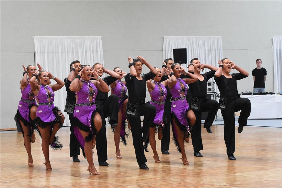 Die sechs Borkener Paare präsentierten sich in der Mergelsberg-Halle in einer tollen Verfassung und freuten sich am Ende über den fünften Platz.Rodenbusch