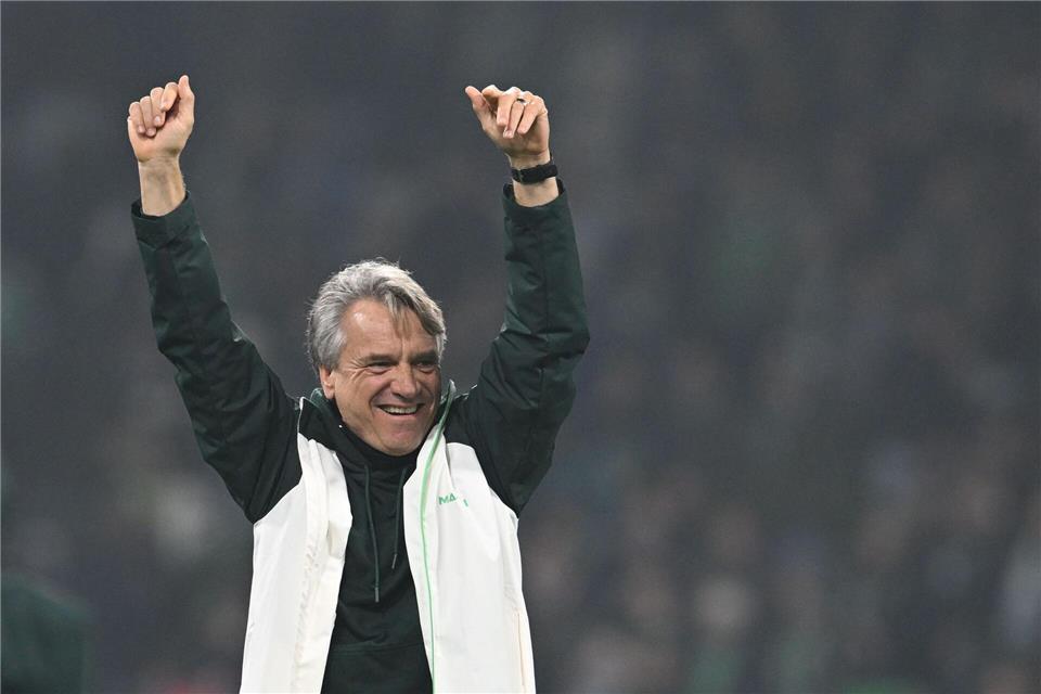 Die späte Wende freut Werder-Trainer Horst Steffen.Carmen Jaspersen/dpa