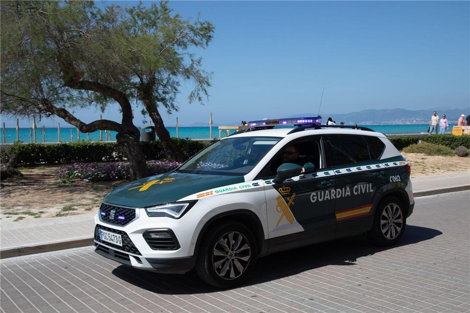 Die spanische Polizeieinheit Guardia Civil hat auf Teneriffa einen Deutschen unter dem Verdacht festgenommen, seine Mutter erschossen zu haben. Clara Margais/dpa