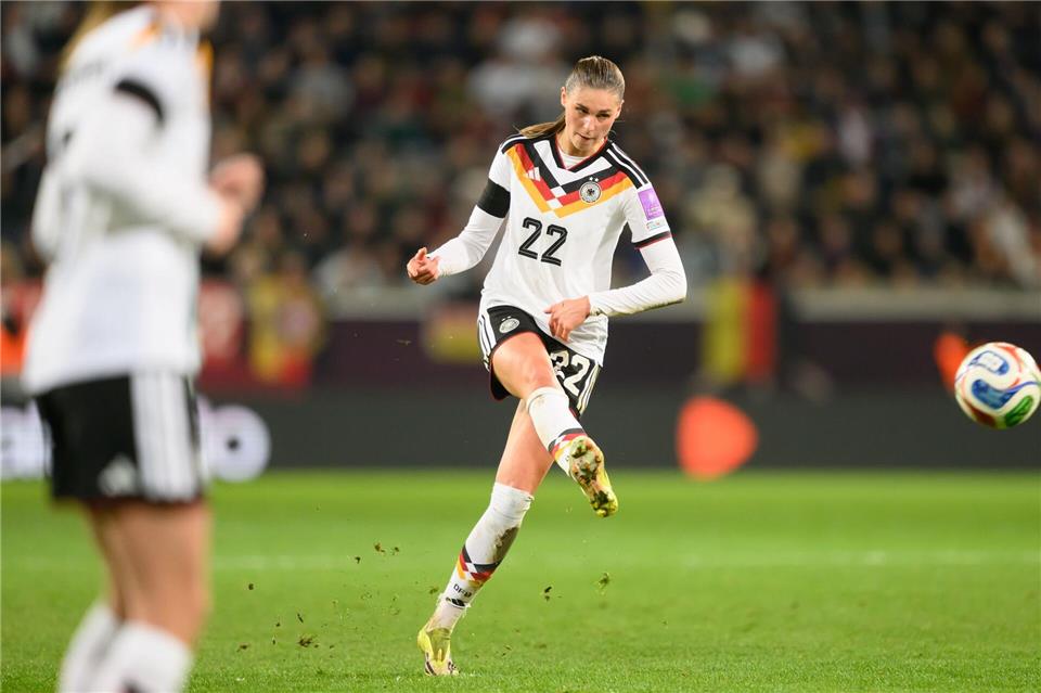 Die spielerische Klasse von Jule Brand soll den Deutschen in Norwegen helfen.Robert Michael/dpa