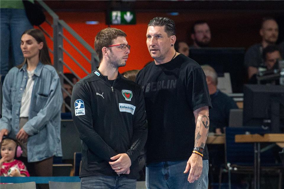 Die sportliche Füchse-Leitung: Trainer Jaron Siewert (l.) und Vorstand Sport Stefan KretzschmarSebastian Räppold/Sportfoto Matthias Koch/dpa