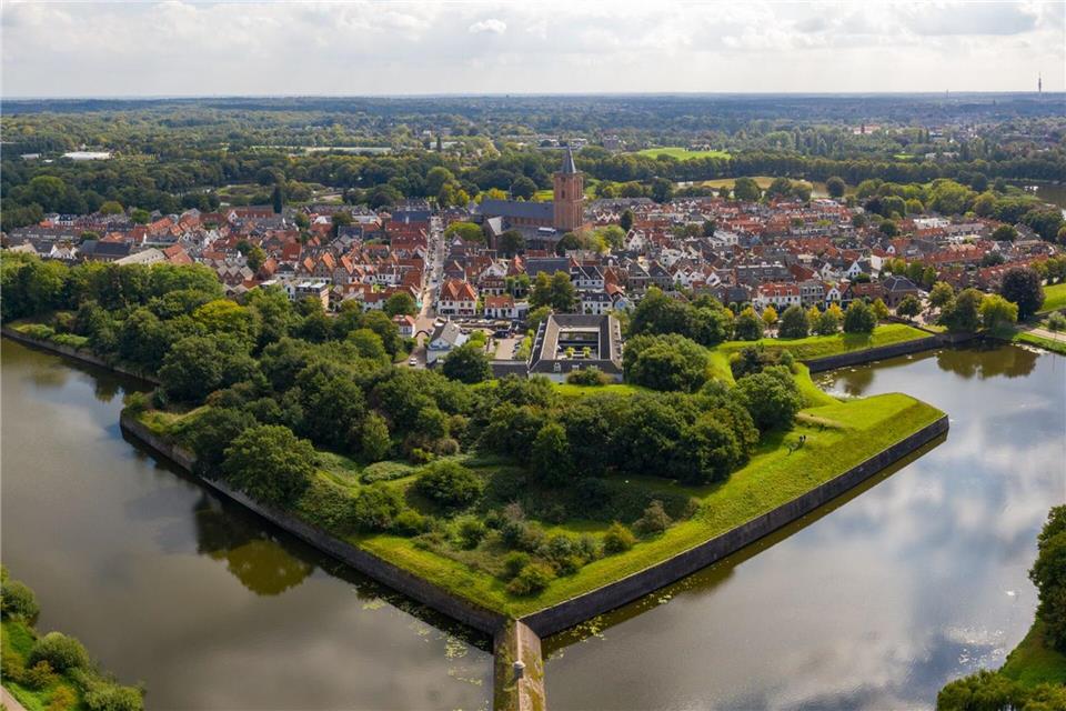 Die sternförmige Festungsanlage von Naarden ist ein beeindruckendes Beispiel europäischer Baukunst und zählt zu den am besten erhaltenen Festungsstädten Europas.Robbert Frank Hagens/ANP/dpa-tmn