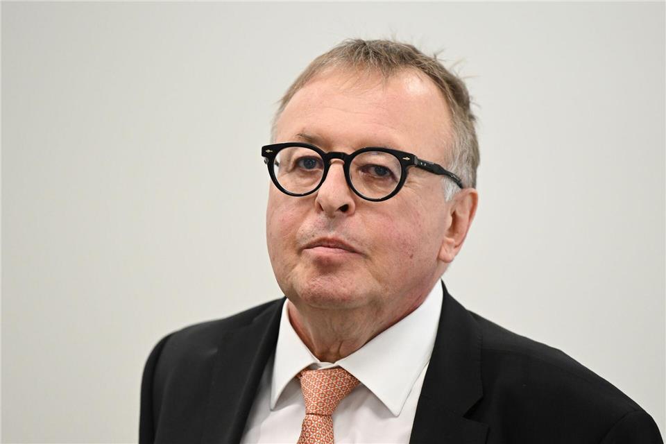 Die strafrechtlichen Ermittlungen gegen den damaligen Ahr-Landrat Jürgen Pföhler (CDU) wurden eingestellt. (Archivbild)Arne Dedert/dpa
