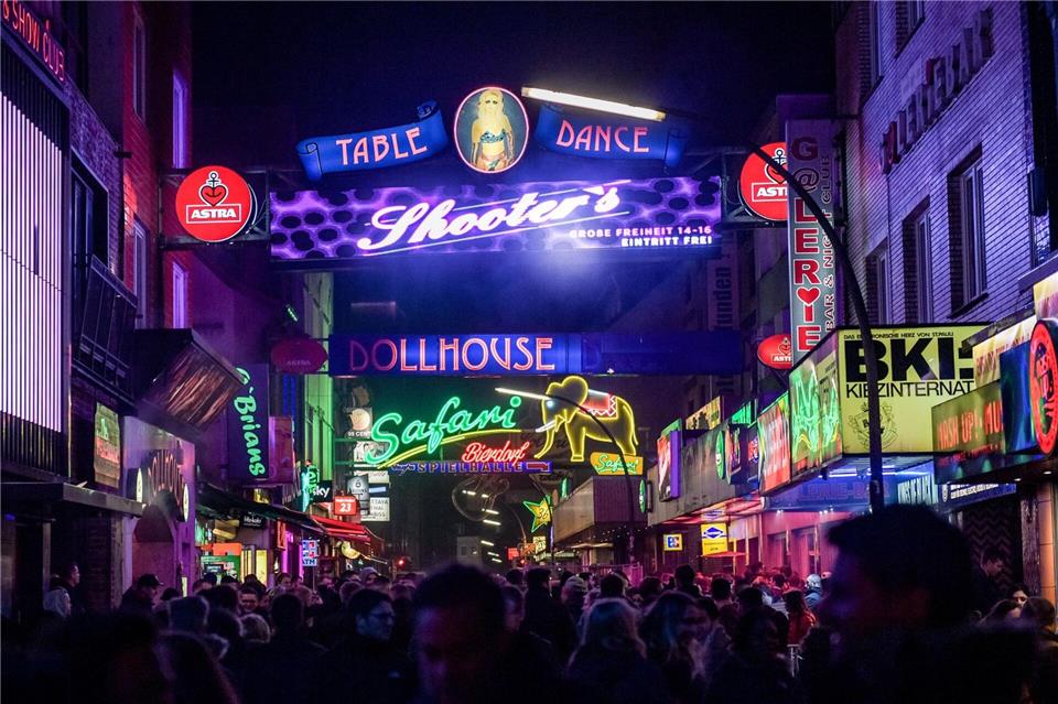 Die sündigste Meile der Welt? Die 930 Meter zwischen dem Nobis- und Millerntor sind weltbekannt und viel besungen. Axel Heimken/dpa/dpa-tmn