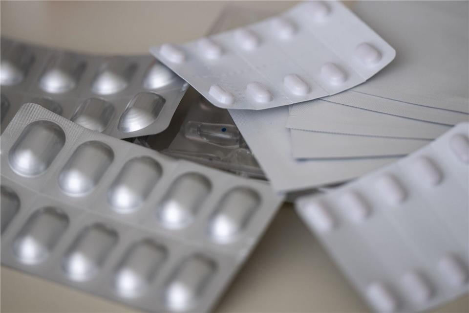 Die synthetischen Fentanyl, Tilidin und Oxycodon sind als Schmerzmittel zugelassen, haben in den USA jedoch eine verheerende Drogenepidemie ausgelöst. (Symbolbild)Monika Skolimowska/dpa