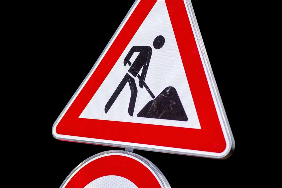 Die umfangreichen Bauarbeiten am Pfändertunnel werden diese Woche finalisiert. (Symbolbild) Hauke-Christian Dittrich/dpa