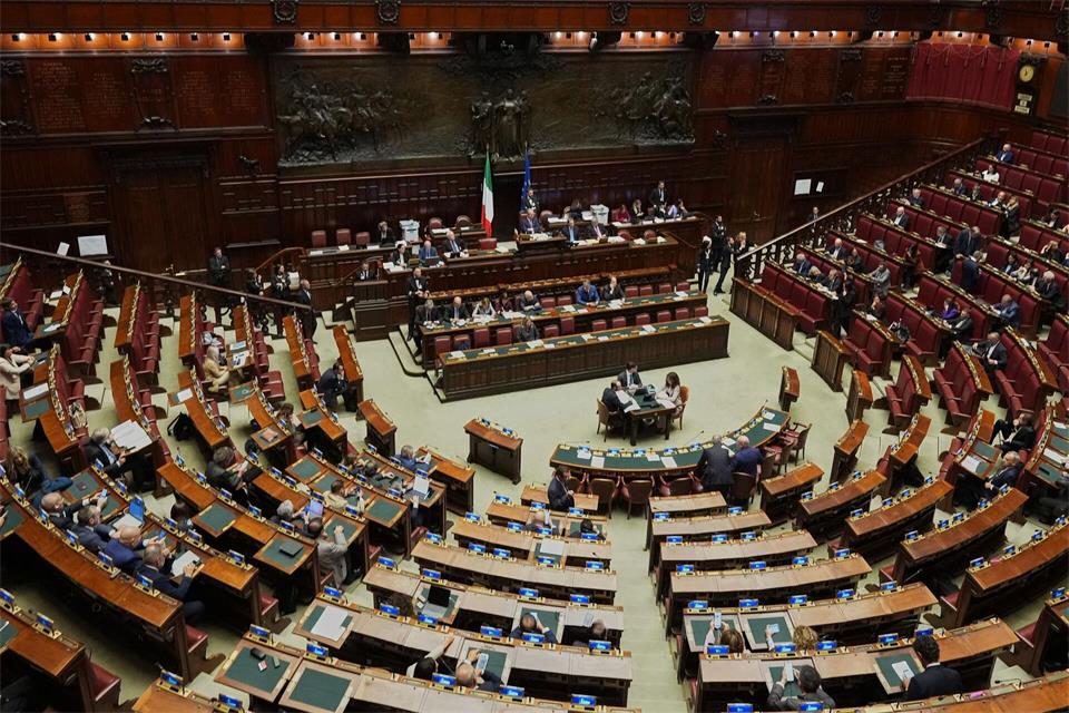Die umstrittene Wahlrechtsreform hat ihre letzte parlamentarische Hürde genommen.Andrew Medichini/AP/dpa