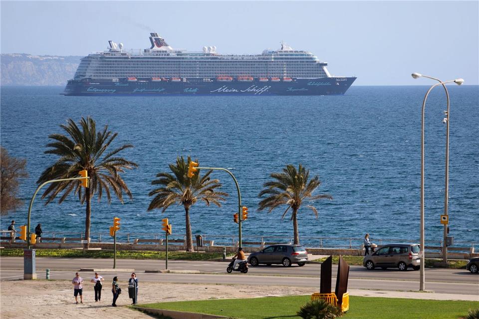 Die ursprünglich abgesagten Reisen der „Mein Schiff 4“ ab dem 17. Mai 2026 ab Triest sowie der „Mein Schiff 5“ ab dem 15. Mai 2026 ab Heraklion können nun doch wie geplant stattfinden.picture alliance/dpa