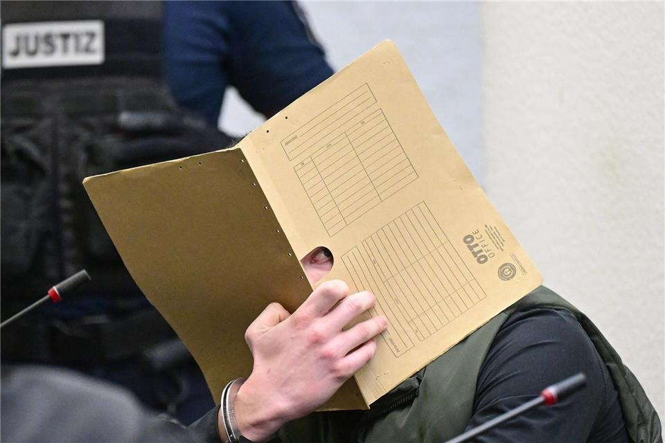 Die vier jungen Männer mussten sich seit Wochen vor dem Stuttgarter Landgericht verantworten. (Archivbild)Bernd Weißbrod/dpa