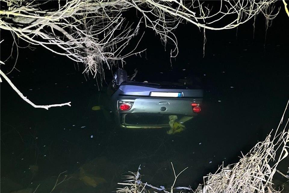 Die vier jungen Menschen kamen leicht verletzt ins Krankenhaus. ---/ Polizei Lichtenfels/dpa