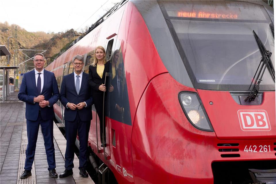 Die von der Flut im Ahrtal zerstörte Teilstrecke an der Mittelahr wird nach vier Jahren Wiederaufbauzeit wieder eröffnet. (Archivbild)Thomas Frey/dpa