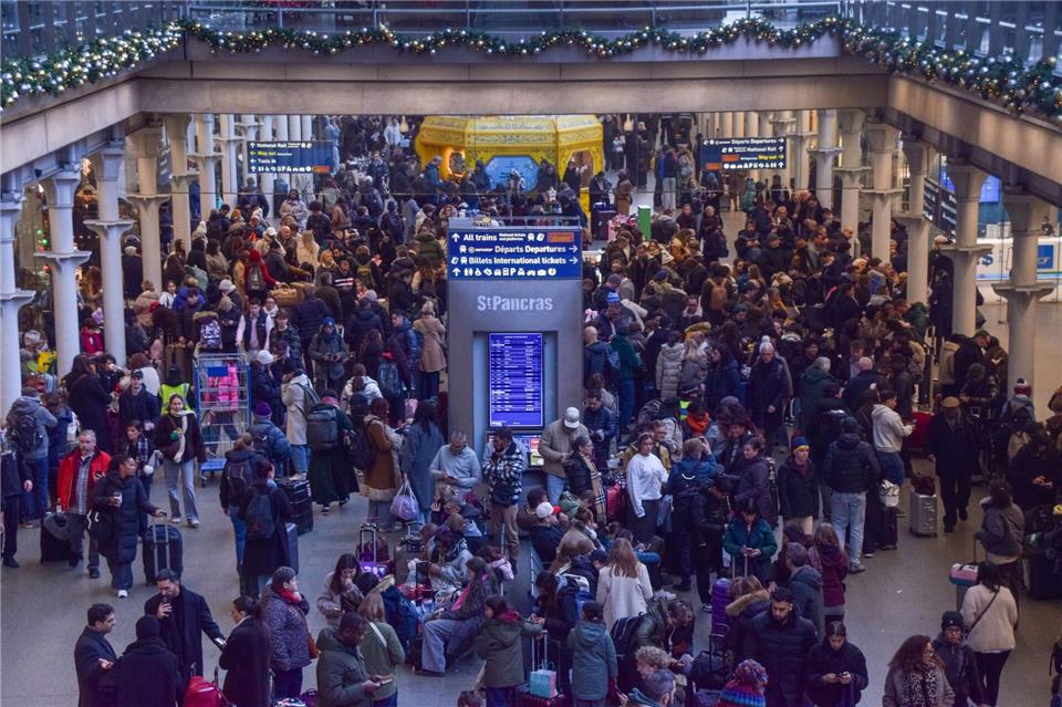 Die vorübergehende Sperrung des Eurotunnels dürfte vielen Menschen die Silvesterpläne durchkreuzt haben.Vuk Valcic/ZUMA Press Wire/dpa