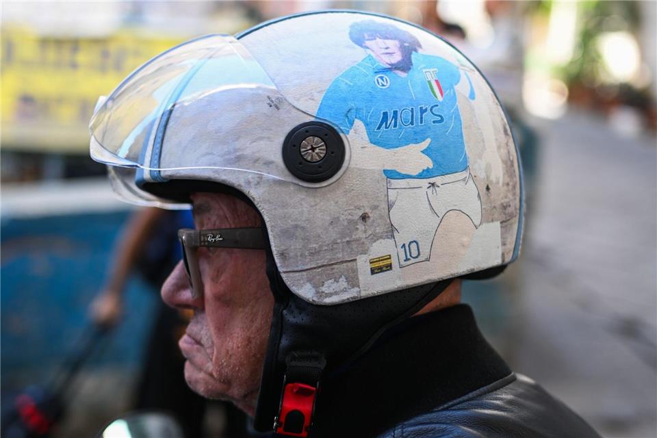 Diego Maradona wird in Neapel wie ein Heiliger verehrt. (Archivbild)Arne Dedert/dpa