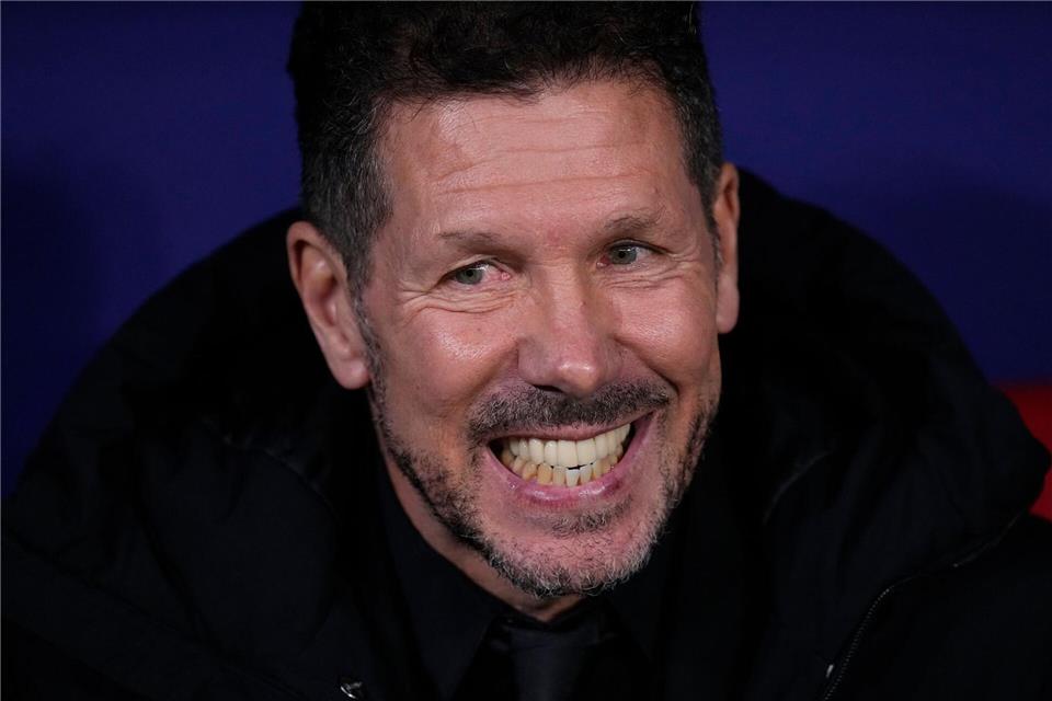 Diego Simeone hat gut lachen nach dem 4:0 gegen den FC Barcelona. Manu Fernandez/AP/dpa