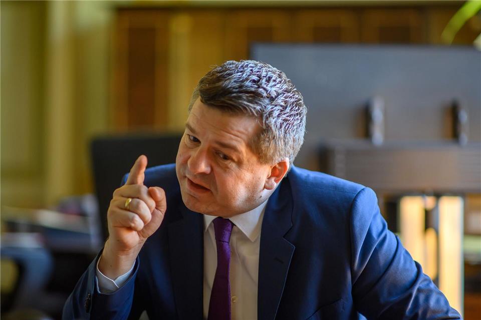 „Diejenigen, die weiterhin sagen, ich möchte vollumfänglich nicht arbeiten und vom Staat leben, die werden zukünftig hier in Sachsen-Anhalt mehr Druck bekommen“, sagt Ministerpräsident Sven Schulze.Klaus-Dietmar Gabbert/dpa