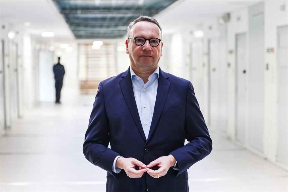 Diensthunde sollen verbotene Gegenstände aufspüren, sagt Limbach.Oliver Berg/dpa
