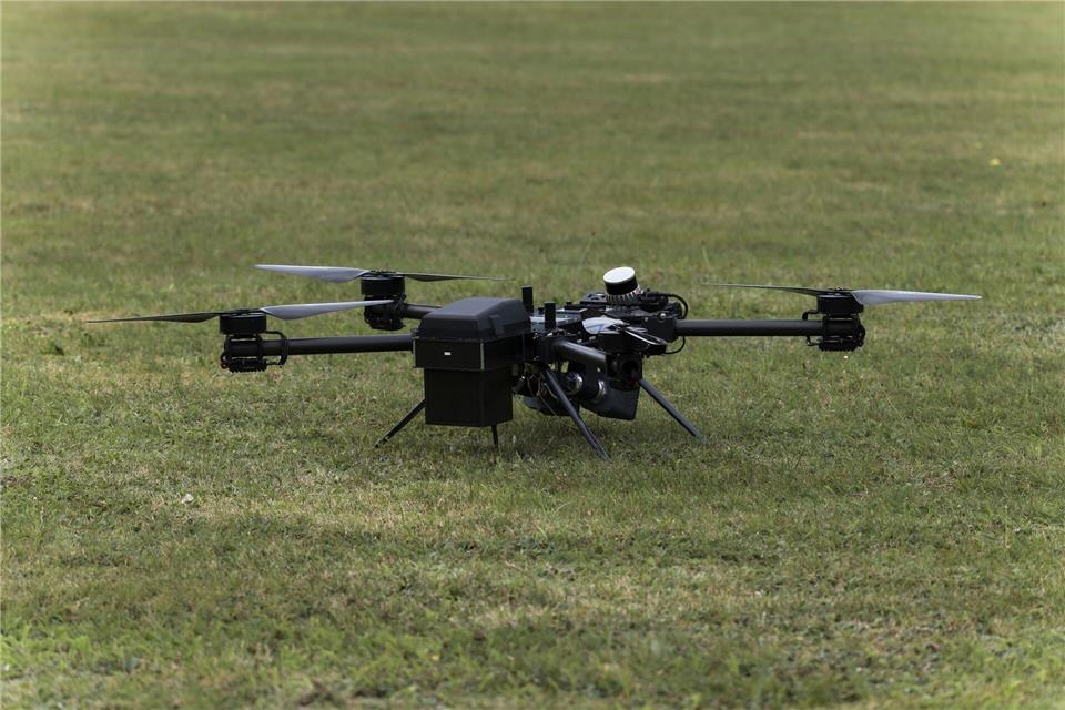 Diese Abfangdrohne von Argus Interception kommt nach Unternehmensangaben etwa beim Schutz kritischer Infrastruktur wie Flughäfen zum Einsatz. (Archivbild)Marcus Golejewski/dpa