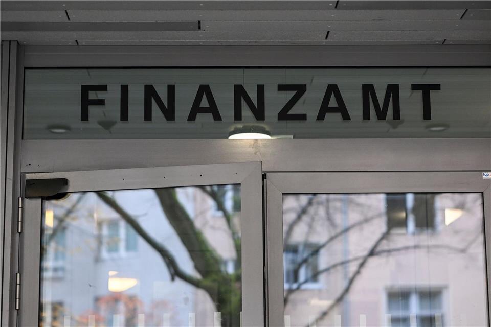 Diese Behörde gehört nicht zum Lieblingsort vieler Steuerzahler: ein Finanzamt. (Symbolbild)Jens Kalaene/dpa