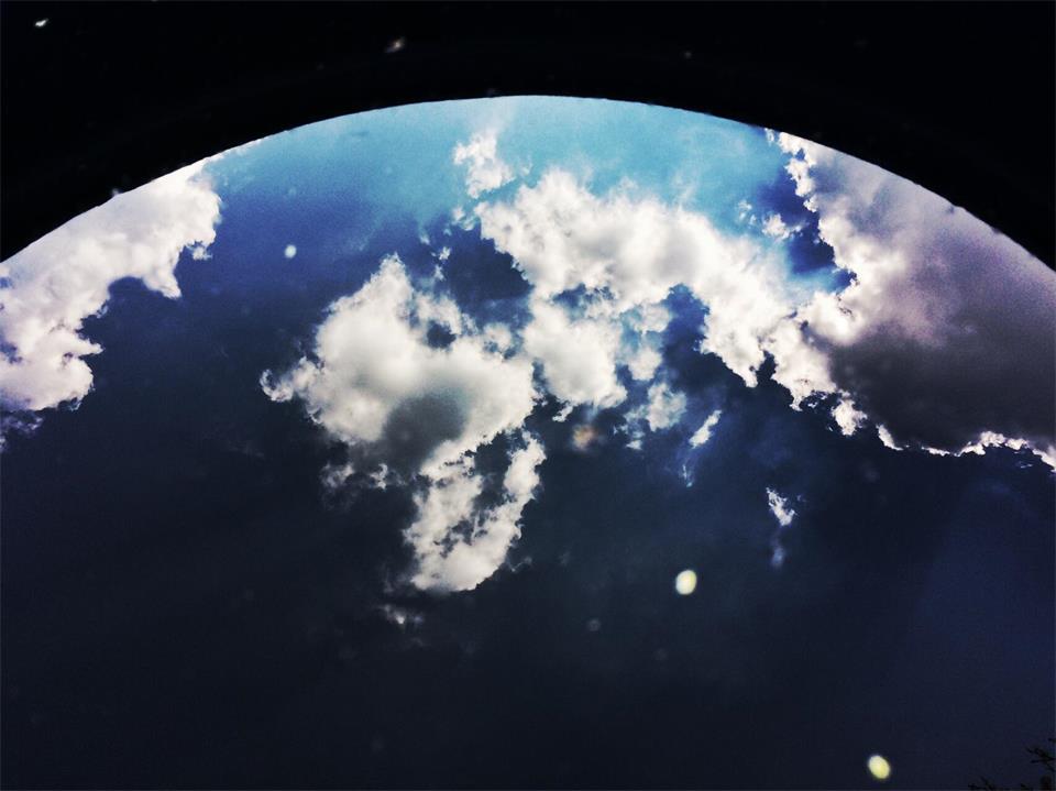 Diese Bild von Christof Blumentrath zeigt den Sommerhimmel in einer gut gefüllte...