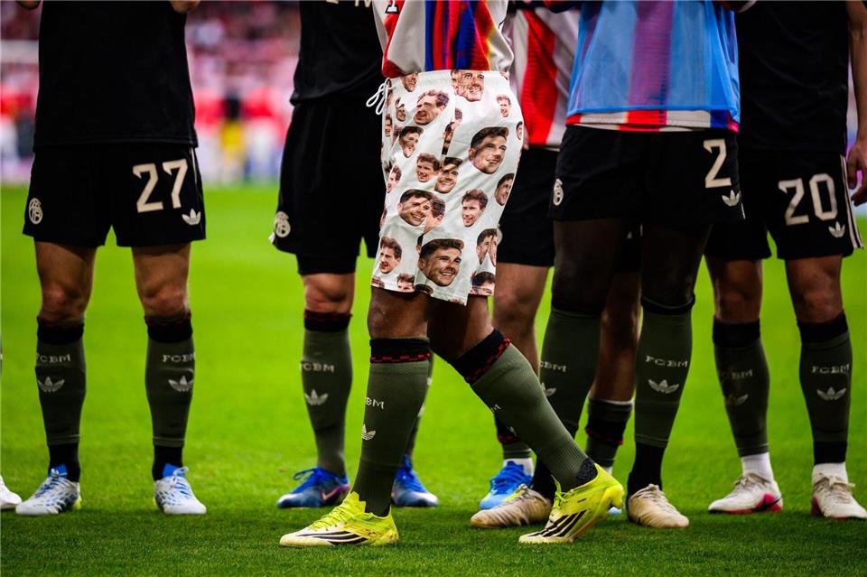 Diese Hose sorgte beim Jubel der Bayern für Aufsehen.Tom Weller/dpa