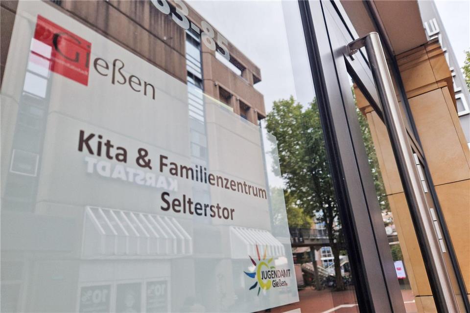 Diese Kita in Gießen steht derzeit leer - bei weiterlaufenden hohen Mietkosten für die Stadt.Carolin Eckenfels/dpa