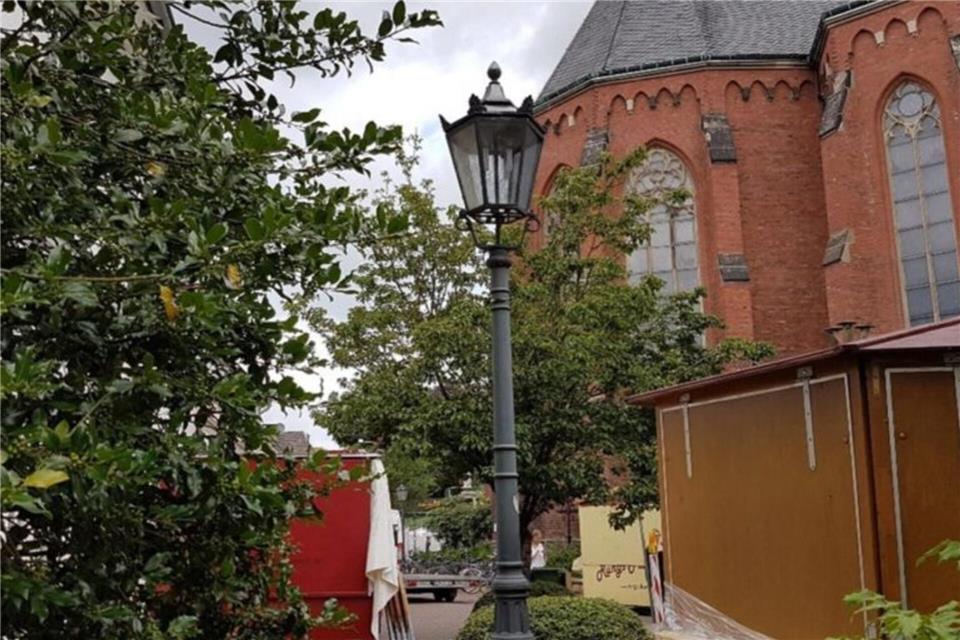 Diese Laterne, die früher an der Gudulakirche stand, ist eines der Exemplare auf der Auktionsliste