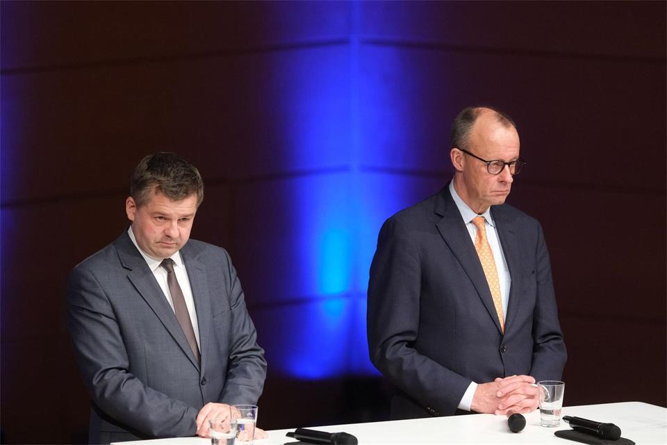 Diese beiden harmonieren bisher nicht besonders gut miteinander: Sven Schulze und Friedrich Merz.Sebastian Willnow/dpa