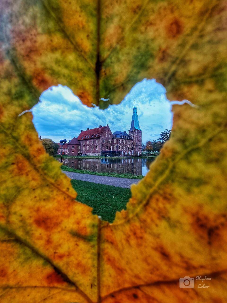 Diesen besonderen Blickwinkel nutzte Stephan Loker um das Schloss in Raesfeld ab...