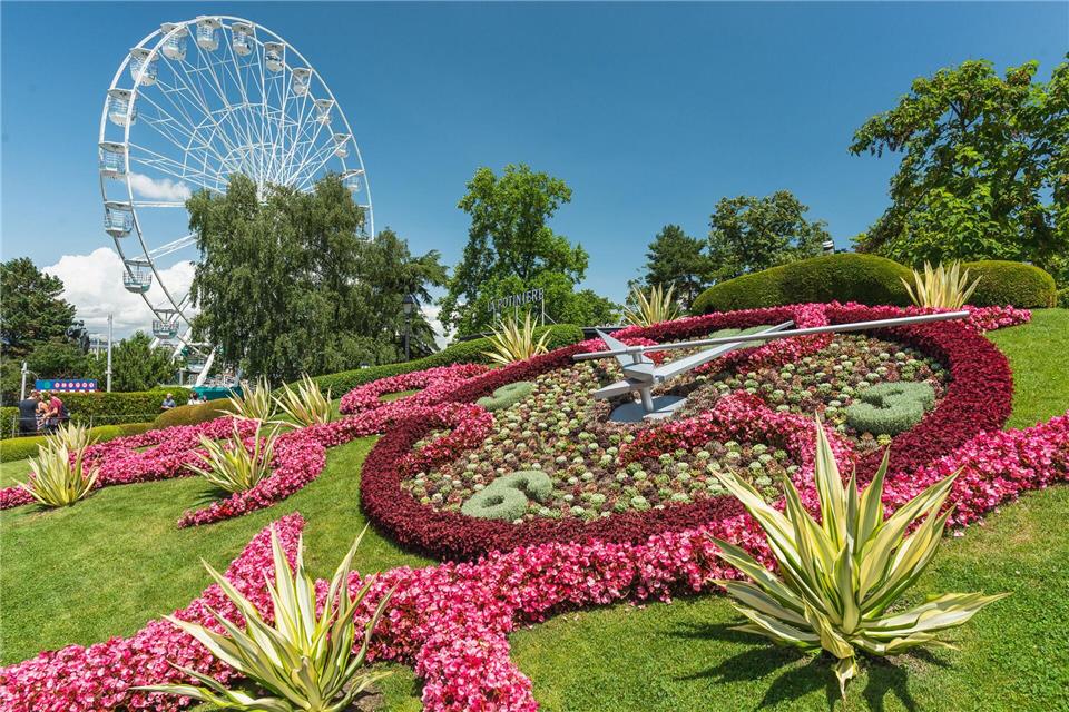 Dieses Beet geht auf die Sekunde genau: Im Genfer Jardin Anglais steht eine funktionierende Blumenuhr.Gauvin Lapetoule/Genève Tourisme/dpa-tmn