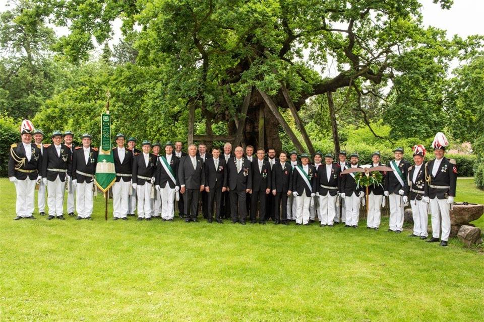 Dieses Bild mit Vorstand und Offizieren der Erler Schützen ist vor der Pandemie entstanden.