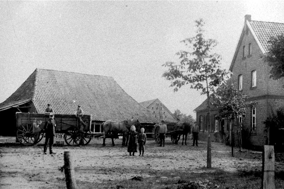Dieses Foto aus dem Jahr 1905 zeigt das Gelände der Ziegelei Menting in Overbeck.