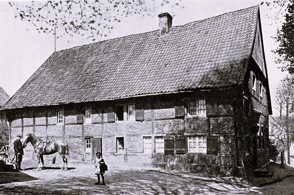 Dieses Foto von 1926 zeigt das Fachwerkhaus der Familie Heiming, die dort heute ein Restaurant betreibt. 