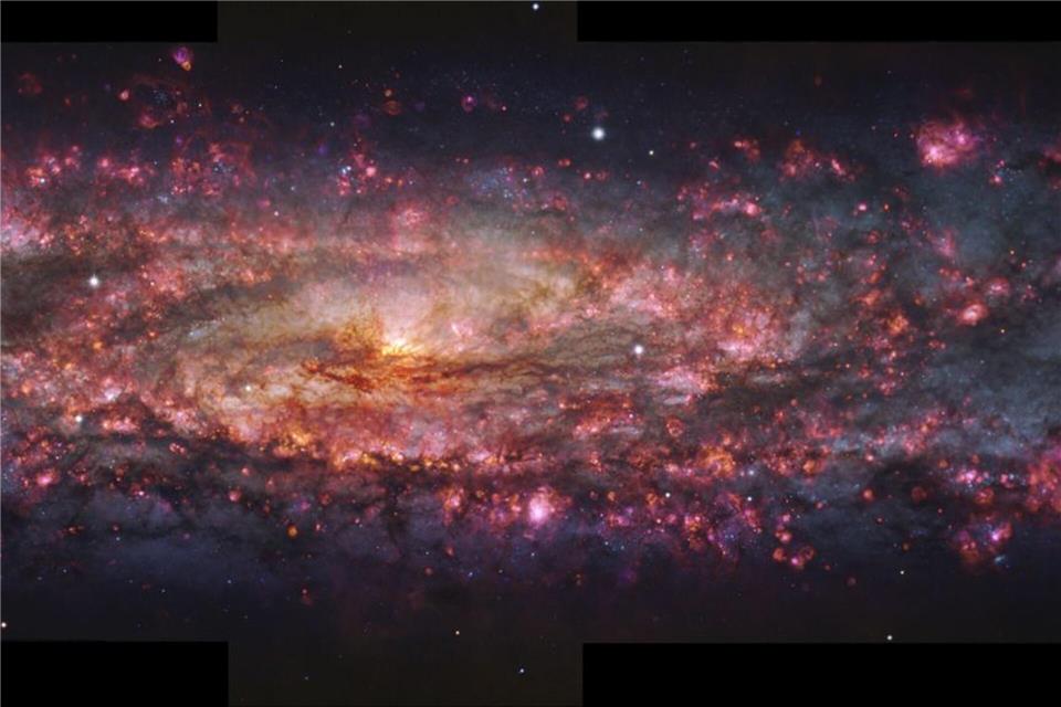 Dieses extrem detaillierte Bild ist aus sehr vielen einzelnen Aufnahmen zusammengesetzt. E. Congiu Et Al./ESO/dpa