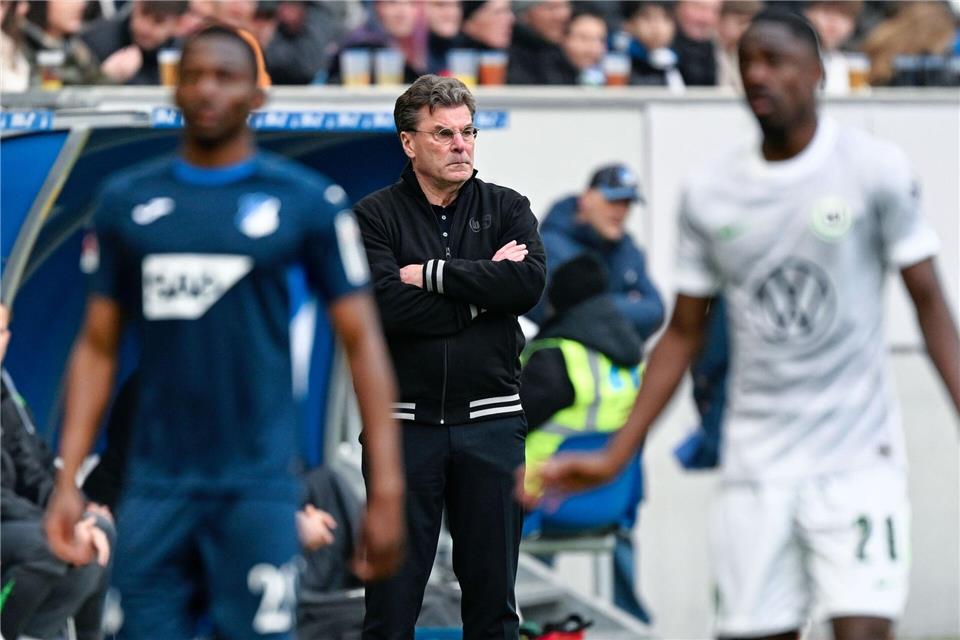 Dieter Hecking (M) bei seinem Comeback als Bundesliga-Trainer.Uwe Anspach/dpa