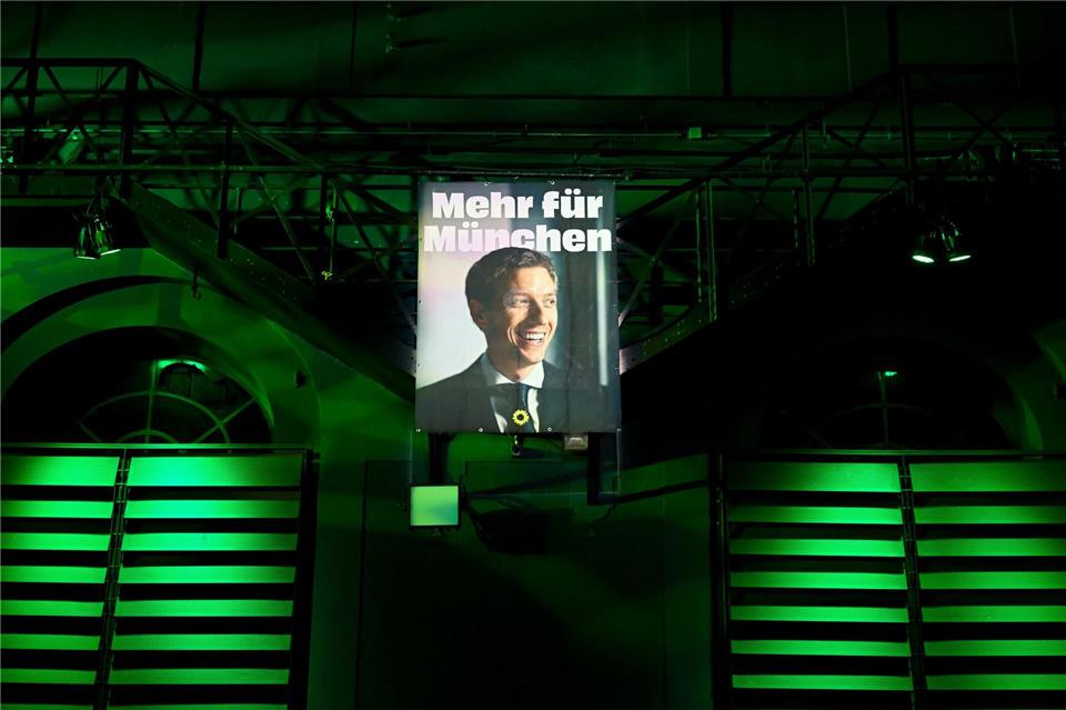 Dieter Reiter (l) konnte sich im Rennen um das Münchner Rathaus nicht gegen Dominik Krause durchsetzen. (Archivbild)Sven Hoppe/dpa