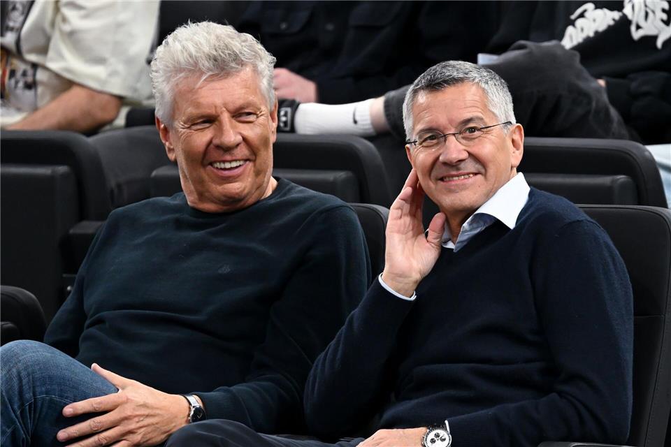 Dieter Reiter mit Bayern-Präsident Herbert Hainer. (Archivbild)Sven Hoppe/dpa