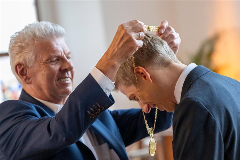 Dieter Reiter wollte seinem Nachfolger die Amtskette persönlich umhängen.Peter Kneffel/dpa