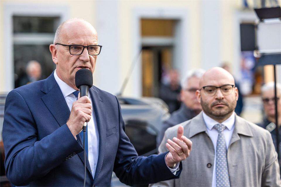 Dietmar Woidke (SPD) stellte sich am Dienstag den Fragen der Bürger. Frank Hammerschmidt/dpa