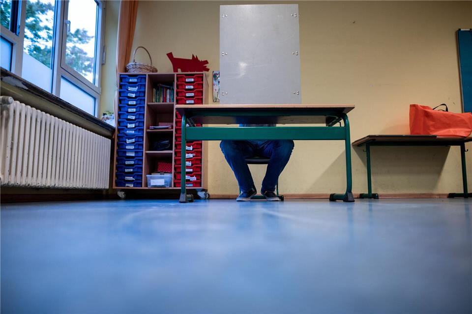 Digitale Wahlhilfen wie der „Lokal-o-mat“ oder das Kommunalwahl-Navi sollen den Wählern Orientierung für die Kommunalwahlen in NRW bieten. (Symbolbild)Fabian Strauch/dpa