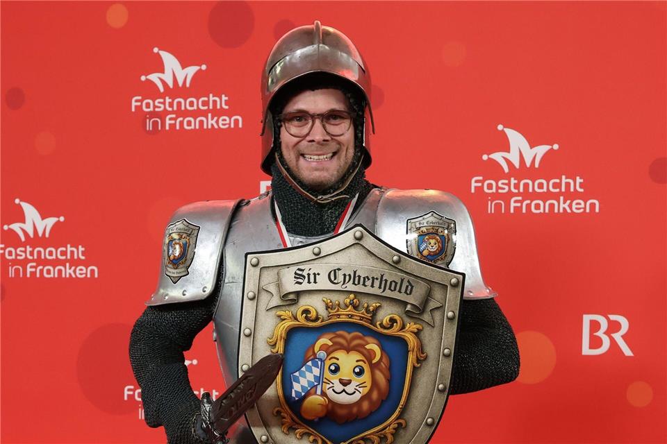 Digitalminister Fabian Mehring (Freie Wähler) kommt im Ritterkostüm nach Veitshöchheim. Daniel Löb/dpa